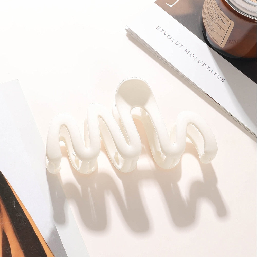 Groovy White Wave Hair Claw