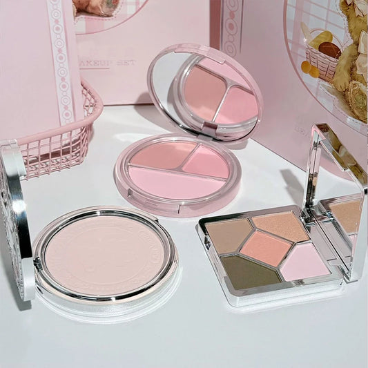Kawaii bear family makeup set with blusher, eyeshadow, setting powder