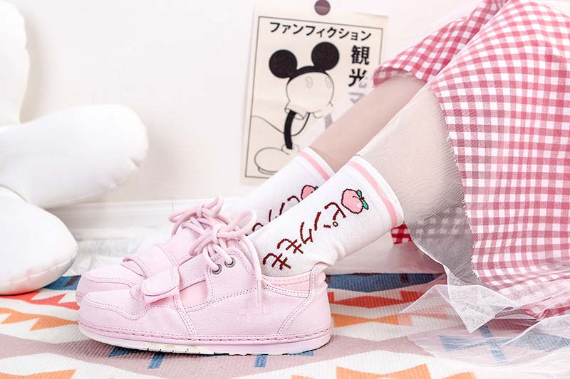 Model Wearing Kawaii Peach Socks