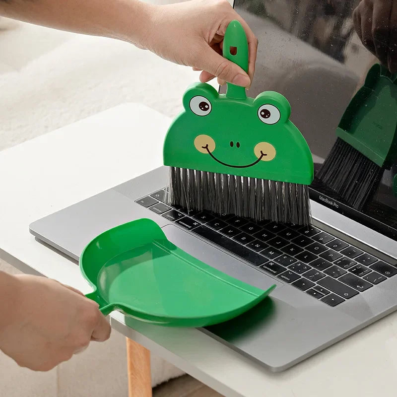 Cute Frog Dustpan Set