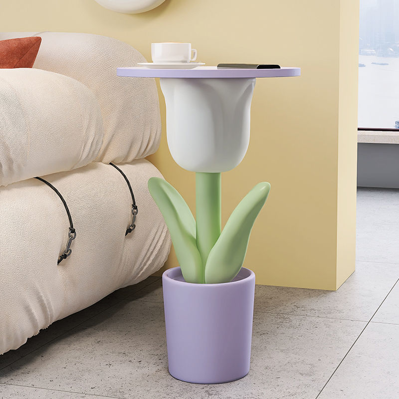 Kawaii Tulip Shaped Side Table in Purple