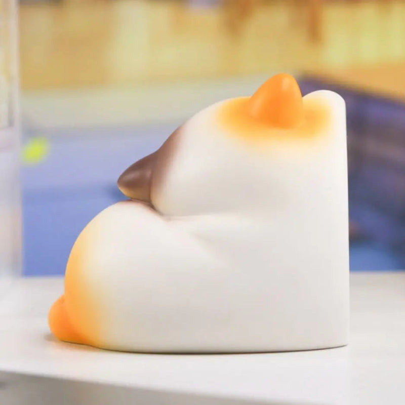 Back view of Kawaii Cutie Cats Bookend