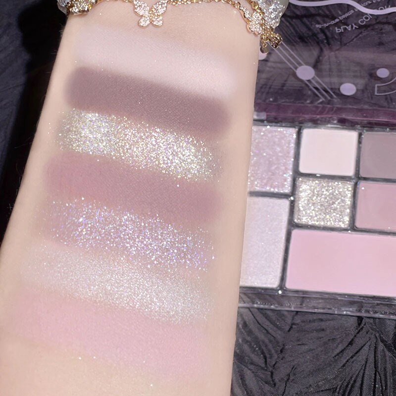 Kawaii Nine-Color Eye Shadow Palette Swatch