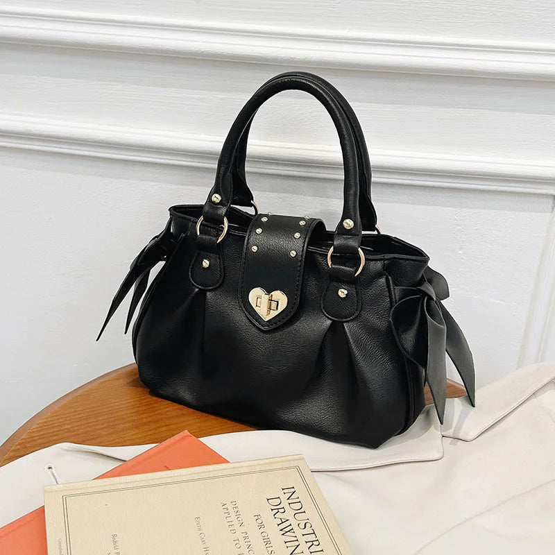 Kawaii Sweet Heart Lock Bag in black