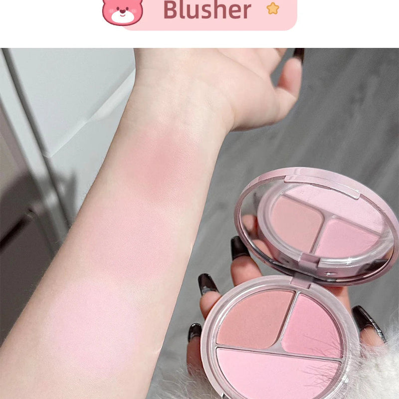 Kawaii blusher makeup from bear family makeup set 