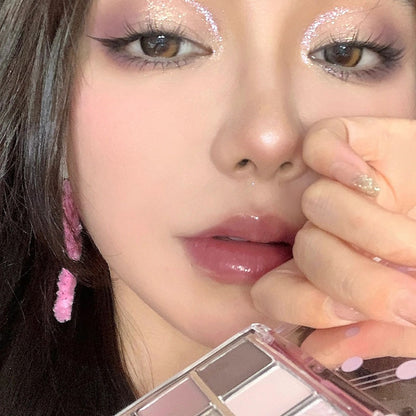 Model Wearing Kawaii Nine-Color Eye Shadow Palette