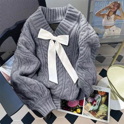 Kawaii Sweet V-Beck Bow Sweater in Grey
