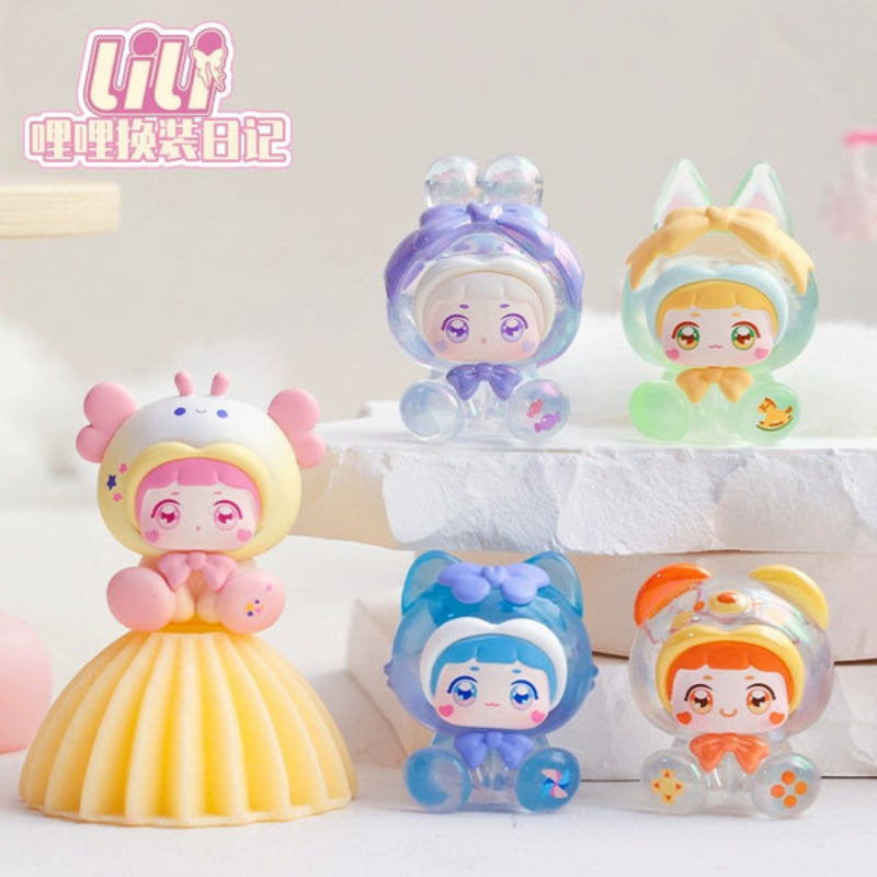 Lili Dress Up Diary Series , all the figures out on display as to what you can get in the blind boxes.