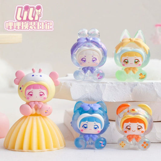 Lili Dress Up Diary Series , all the figures out on display as to what you can get in the blind boxes.