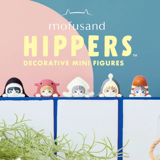 Decorative mini figures with a colorful background featuring the brand 'mofusand'.